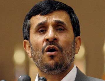 Το Ιράν δεν θα υποχωρήσει από το πυρηνικό του πρόγραμμα, λέει ο Μ.Αχμαντινετζάντ