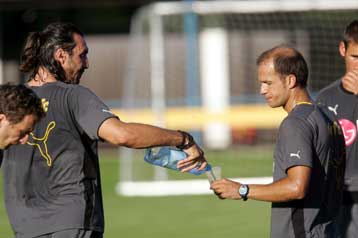 Sotis και Αγγελος παρόντες, αλλά Πέρεζ απών από το Λέογκανγκ