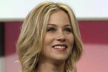 Με καρκίνο του μαστού διαγνώστηκε η ηθοποιός Κριστίνα Απλγκέιτ