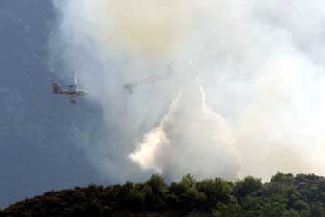Πύρινα μέτωπα και την Κυριακή σε όλη τη χώρα