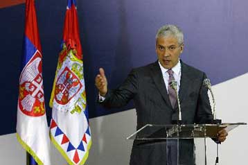 Με το βλέμμα στην ΕΕ ο Σέρβος πρόεδρος δεσμεύεται για σύλληψη Μλάντιτς