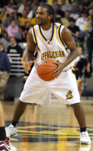 Ενας Ντι Τζέι για την ΑΕΚ με τη δέσμευση του Αμερικανού Τόμπσον