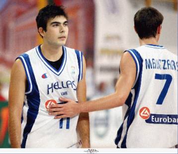 Ζούμε μεγάλες στιγμές, λένε διεθνείς και Βλασσόπουλος