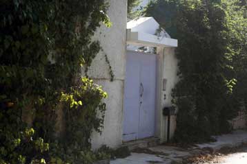 Μικρές υλικές ζημιές από έκρηξη έξω από σπίτι του προέδρου της AGB