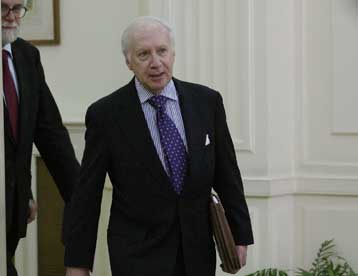 Νέος γύρος συνομιλιών για την ονομασία της ΠΓΔΜ υπό τον Μ.Νίμιτς τον Δεκαπενταύγουστο