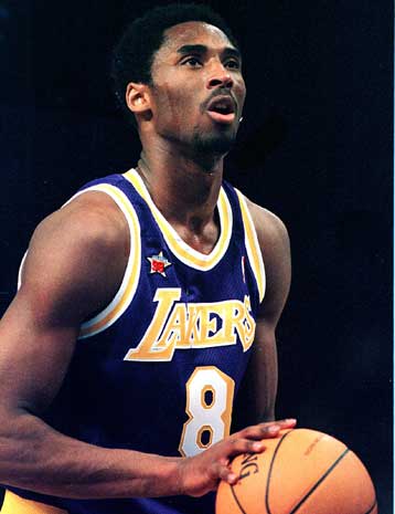 «Δεν έχω πρόβλημα να παίξω και στην Ελλάδα» είπε ο Κόμπι Μπράιαντ