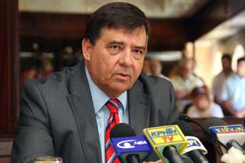 Υπό όρους εκλογική συνεργασία με τη ΝΔ, σύμφωνα με τον Γ.Καρατζαφέρη