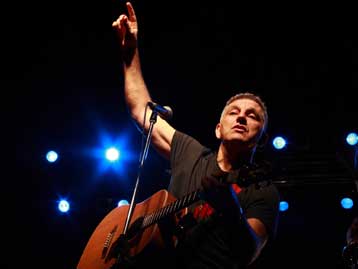 Συναυλία του Νίκου Πορτοκάλογλου στο Θέατρο Μεσαιωνικής Τάφρου της Ρόδου