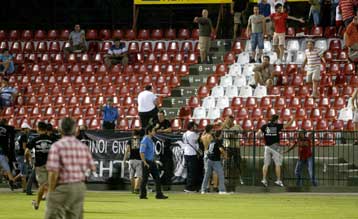 Τους υπευθύνους των επεισοδίων θέλει να βρει ο Ζαγοράκης