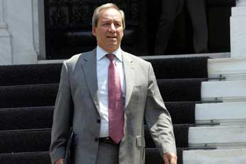 Αυστηρό μήνυμα της κυβέρνησης προς τους αντάρτες, κάλυψη στον Γ.Αλογοσκούφη