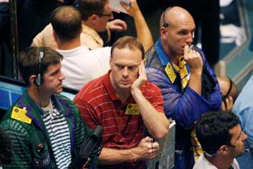 Κάτω από τα 120 δολάρια παραμένει η τιμή του αργού πετρελαίου