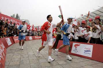 Σεισμός στην κινεζική επαρχία Σιτσουάν, λίγες ώρες μετά τη διέλευση της Φλόγας