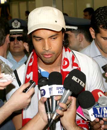 Ηρθε ο Ντούντου για τίτλους και… νίκες επί του Ζιλμπέρτο