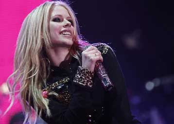 «Σκανδαλίζει» τους ισλαμιστές της Μαλαισίας η Αβρίλ Λαβίν