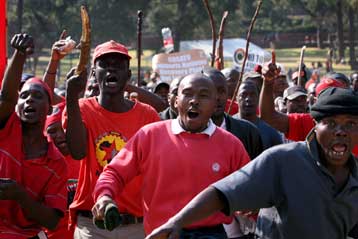 Παρέλυσε η Νότια Αφρική από γενική απεργία για τις τιμές των τροφίμων