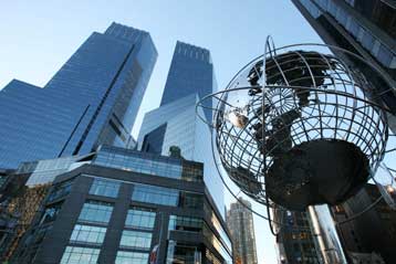 Ευρείες ανακατάξεις δρομολογεί στην AOL η Time Warner