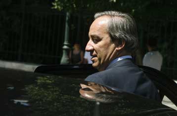 Για τέλεια συνταγή οικονομικού αδιεξόδου «συγχαίρει» την κυβέρνηση η Αντιπολίτευση