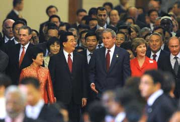 Η Κίνα υποδέχθηκε τους 80 ξένους ηγέτες που θα παρακολουθήσουν την Τελετή Έναρξης