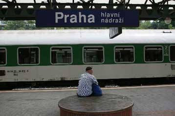 Σιδηροδρομικό δυστύχημα στην Τσεχία με επτά νεκρούς και δεκάδες τραυματίες