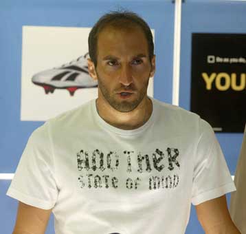 Ο Σκόρδας ξεκαθάρισε ότι ο Νεμπεγλέρας μένει στον Αρη