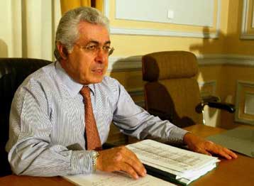 Επιστροφή στην οριακή πλειοψηφία των 151 βουλευτών φοβάται η κυβέρνηση