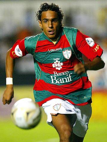 Ηρθε για τον Ολυμπιακό η… μαμά του Ντιόγκο!