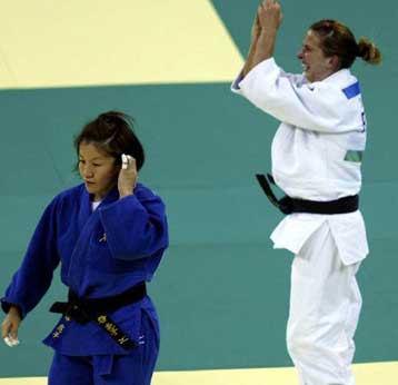 H Ντουμίτρου απέκλεισε την Τάνι και πήρε το χρυσό