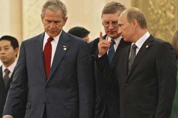 Να σταματήσουν οι ρωσικοί βομβαρδισμοί στη Γεωργία ζητά ο Μπους από το Πεκίνο