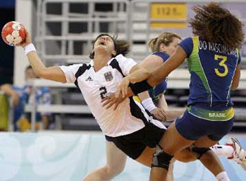 Ισόπαλες στο χάντμπολ γυναικών Ρωσία-Ν.Κορέα, νίκη της Γερμανίας επί της Βραζιλίας