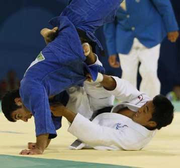 Ηττα-αποκλεισμός για τον Ζιντιρίδη