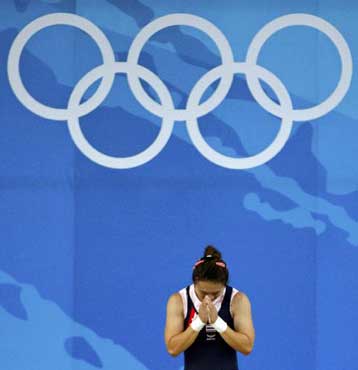 Το γυναικείο μετάλλιο στην Ταϊλάνδη, το ανδρικό στην Κίνα στα 53κ. άρσης βαρών