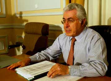 «Γαλάζιοι» αντάρτες και υπόθεση Παυλίδη προβληματίζουν το Μαξίμου