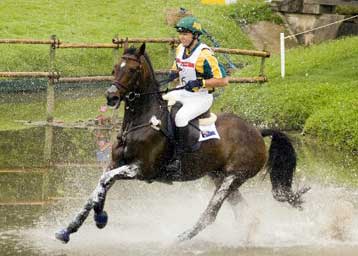 Η Γερμανία προηγείται στο ιππικό τρίαθλο