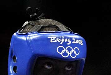 Οι κριτές ανέδειξαν νικητή τον Πορόσο στον αγώνα πυγμαχίας με τον Ναβάρο