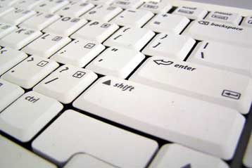 «Μάχη» στο Διαδίκτυο παράλληλα με τη στρατιωτική αναμέτρηση στον Καύκασο