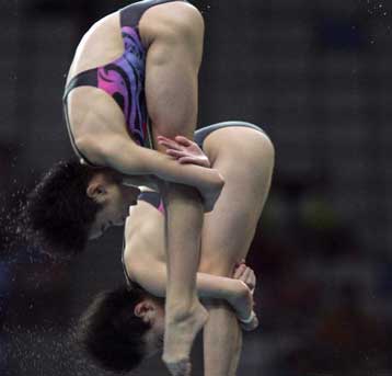 Βούτηξαν στο χρυσό από τα 10μ. οι Ουάνγκ και Τσεν