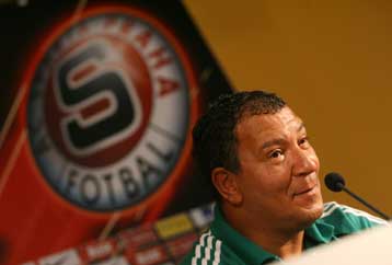 Δεν είμαστε φαβορί όμως θέλουμε ένα γκολ, τονίζει ο Τεν Κάτε