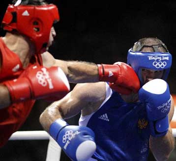 Πέρασε στους «8» ο Παυλίδης με άνεση