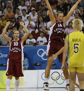 Παραμένει χωρίς νίκη η Βραζιλία, τρία στα τρία η Ρωσία, περίπατος των ΗΠΑ