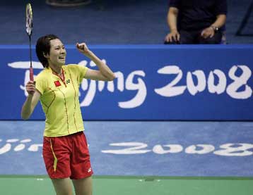 Ιδρωσε, αλλά νίκησε η Κινέζα Ζανγκ στα προημιτελικά του μπάντμιντον