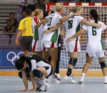 Οι παγκόσμιες πρωταθλήτριες Ρωσίδες πήραν την πρόκριση στα προημιτελικά του χάντμπολ