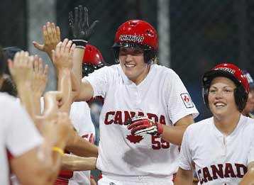 Καναδάς και Κίνα πέτυχαν τις νίκες της ημέρας στο σόφτμπολ