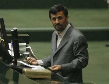 Πυρηνικά, ενέργεια και Ισραήλ στην ατζέντα των επαφών Αχμαντινετζάντ στην Τουρκία