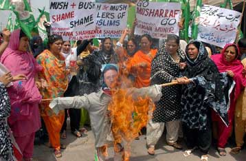 Ο Μουσάραφ θα παραιτηθεί από την προεδρία, δηλώνει συνεργάτης του