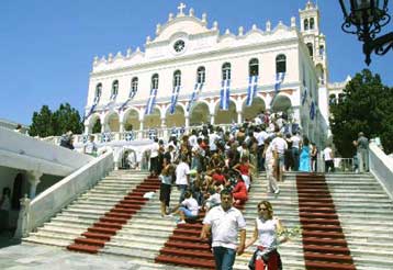 Με λαμπρότητα σε όλη τη χώρα τιμήθηκε η Κοίμηση της Θετόκου