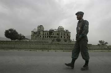 Αμαχοι νεκροί από επίθεση καμικάζι στην επέτειο της ανεξαρτησίας του Αφγανιστάν