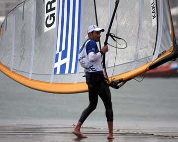 Σε τροχιά μεταλλίου Πασχαλίδης, Τριγκώνης