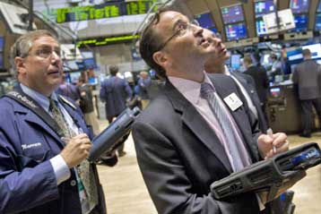 Απώλειες τη Δευτέρα σε ευρωπαϊκά χρηματιστήρια και Γουόλ Στριτ