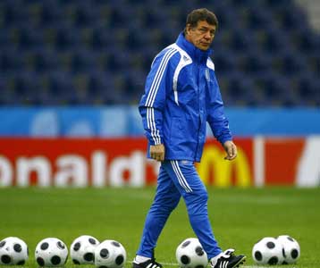 Αφήνουμε πίσω το EURO 2008 και κοιτάζουμε μπροστά, τόνισε ο Ρεχάγκελ