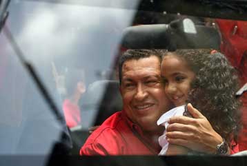 Εθνικοποιήσεις και στον τομέα του τσιμέντου ανακοίνωσε ο Ούγκο Τσάβες